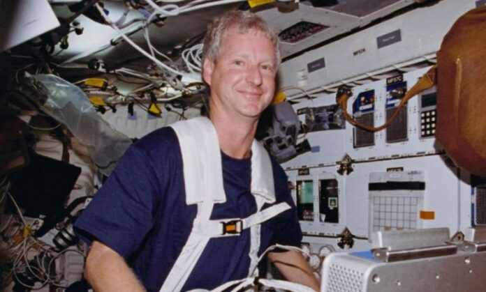 Steven Hawley